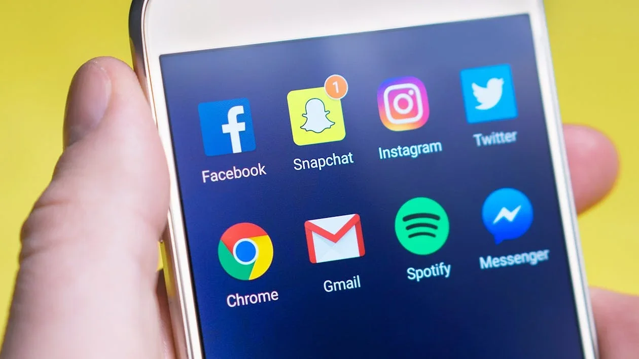 Redes sociais influenciam sua contratação de emprego?
